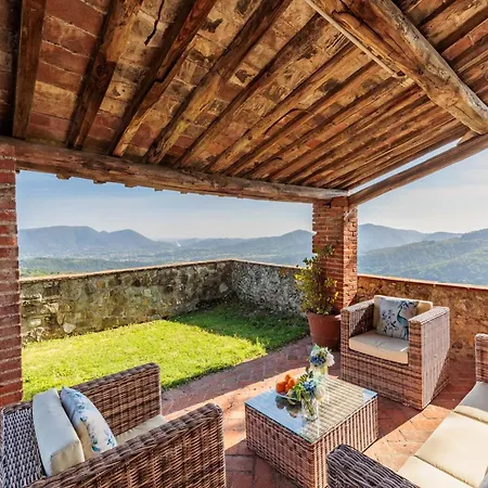 Villa Scenic Villa In Lucca With Pool