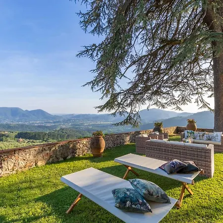 Scenic Villa In Lucca With Pool Villa *