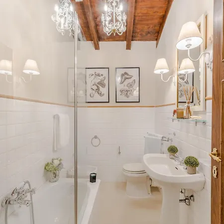 Scenic Villa In Lucca With Pool Villa *