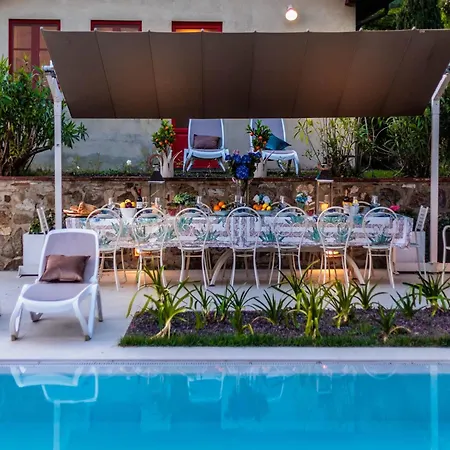 Villa Scenic Villa In Lucca With Pool *