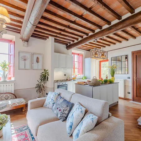 Scenic Villa In Lucca With Pool Villa *