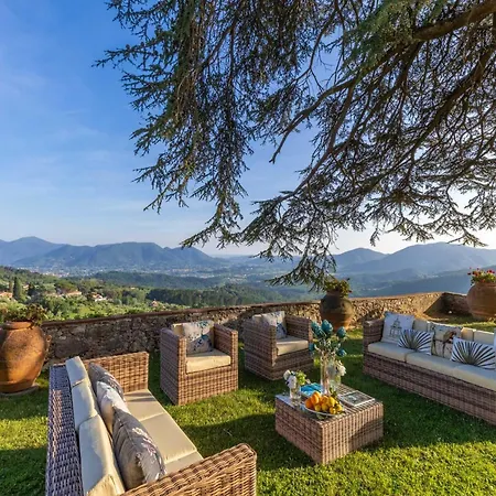 Villa Scenic Villa In Lucca With Pool *