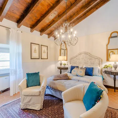 Villa Scenic Villa In Lucca With Pool *