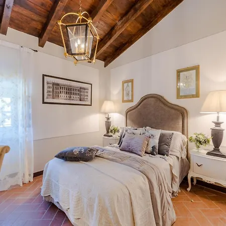 Villa Scenic Villa In Lucca With Pool